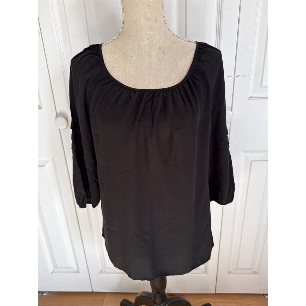 BLACK BASIC Ann Taylor LOFT Black Rayon Blouse Women’s Size S Slight Puff Sleeve